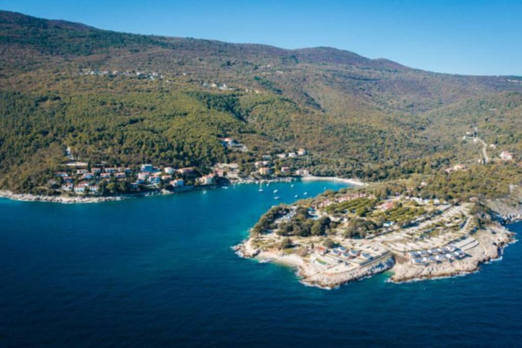 Apartment By The Sea- Santa Marina Raša Εξωτερικό φωτογραφία