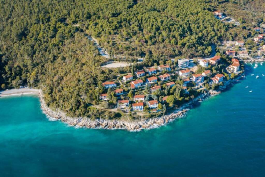 Apartment By The Sea- Santa Marina Raša Εξωτερικό φωτογραφία