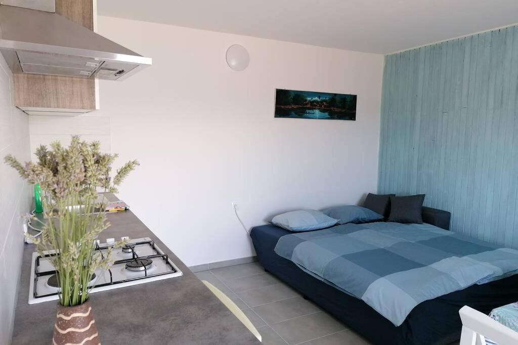 Apartment By The Sea- Santa Marina Raša Εξωτερικό φωτογραφία